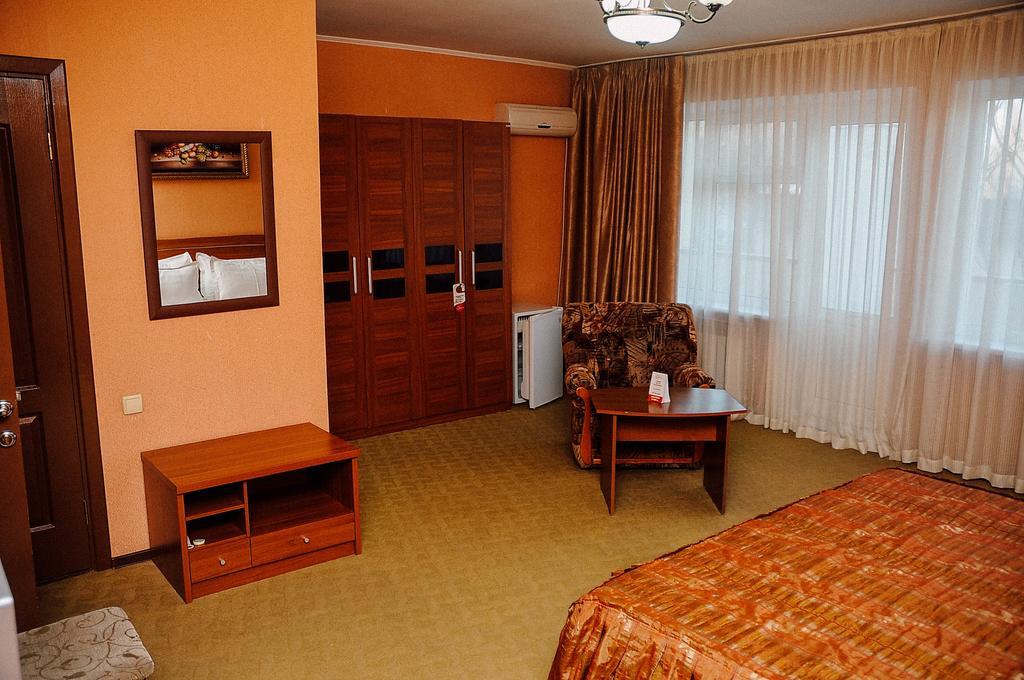 Dostyk Hotel Simkent Buitenkant foto