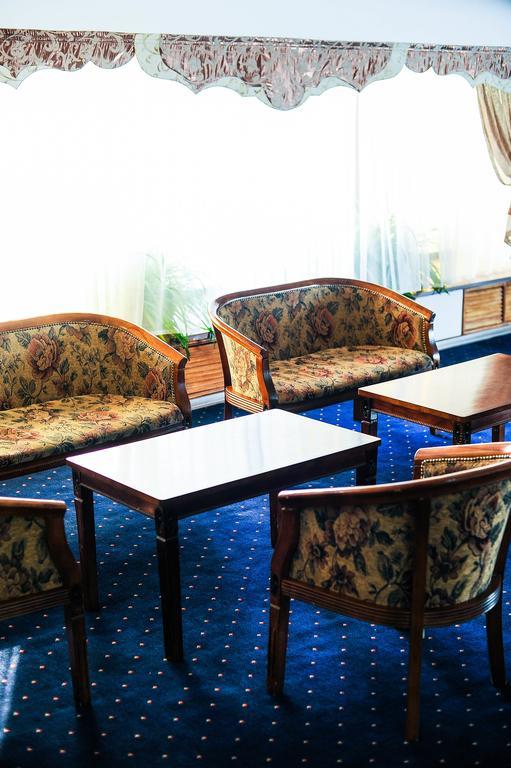 Dostyk Hotel Simkent Buitenkant foto