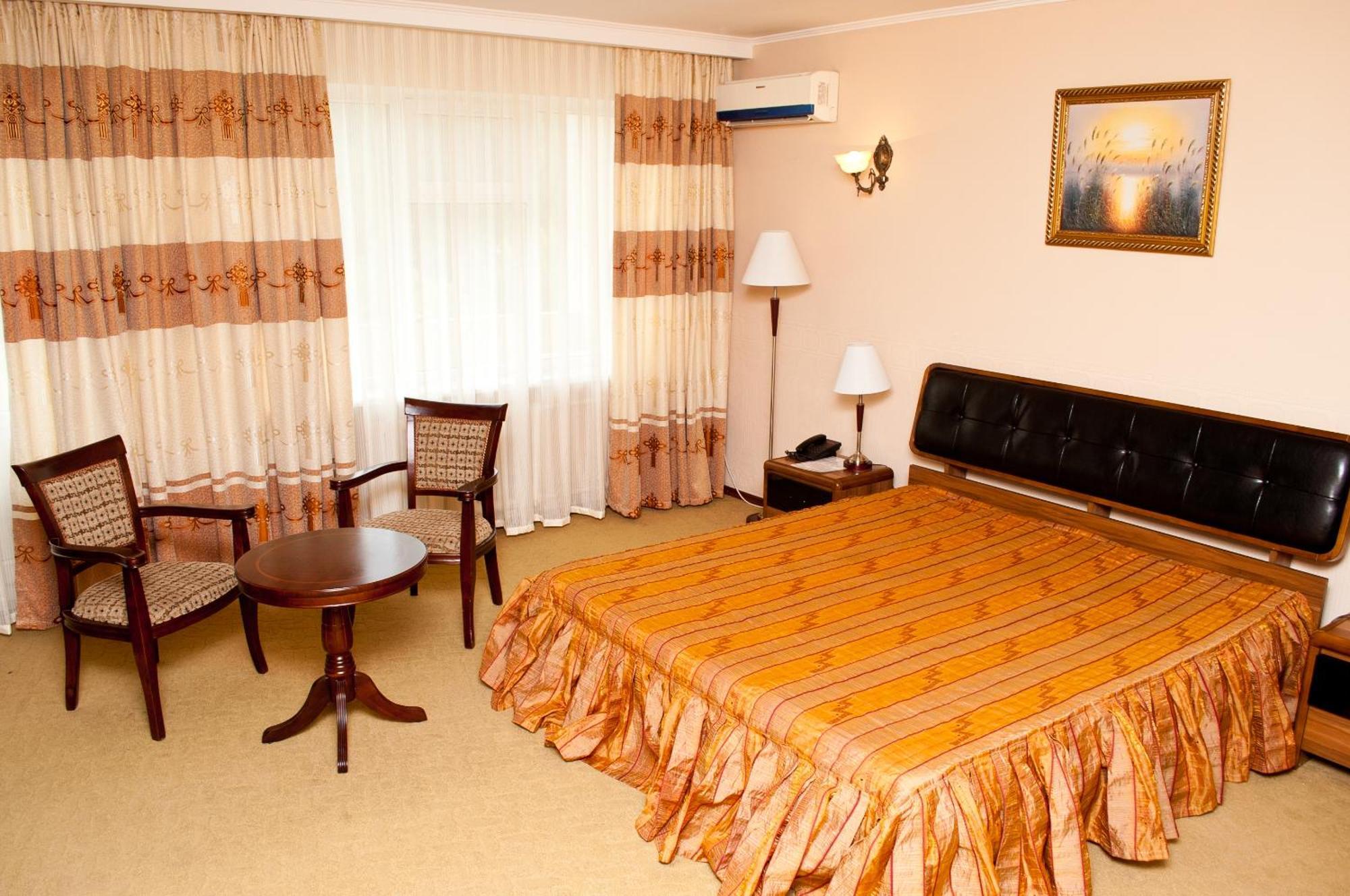 Dostyk Hotel Simkent Buitenkant foto