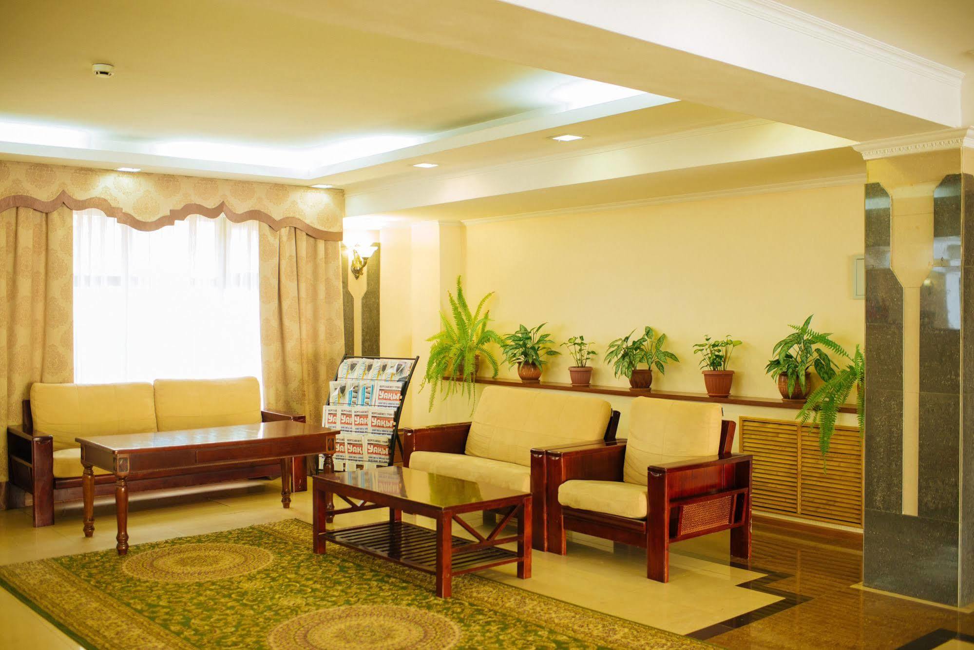 Dostyk Hotel Simkent Buitenkant foto