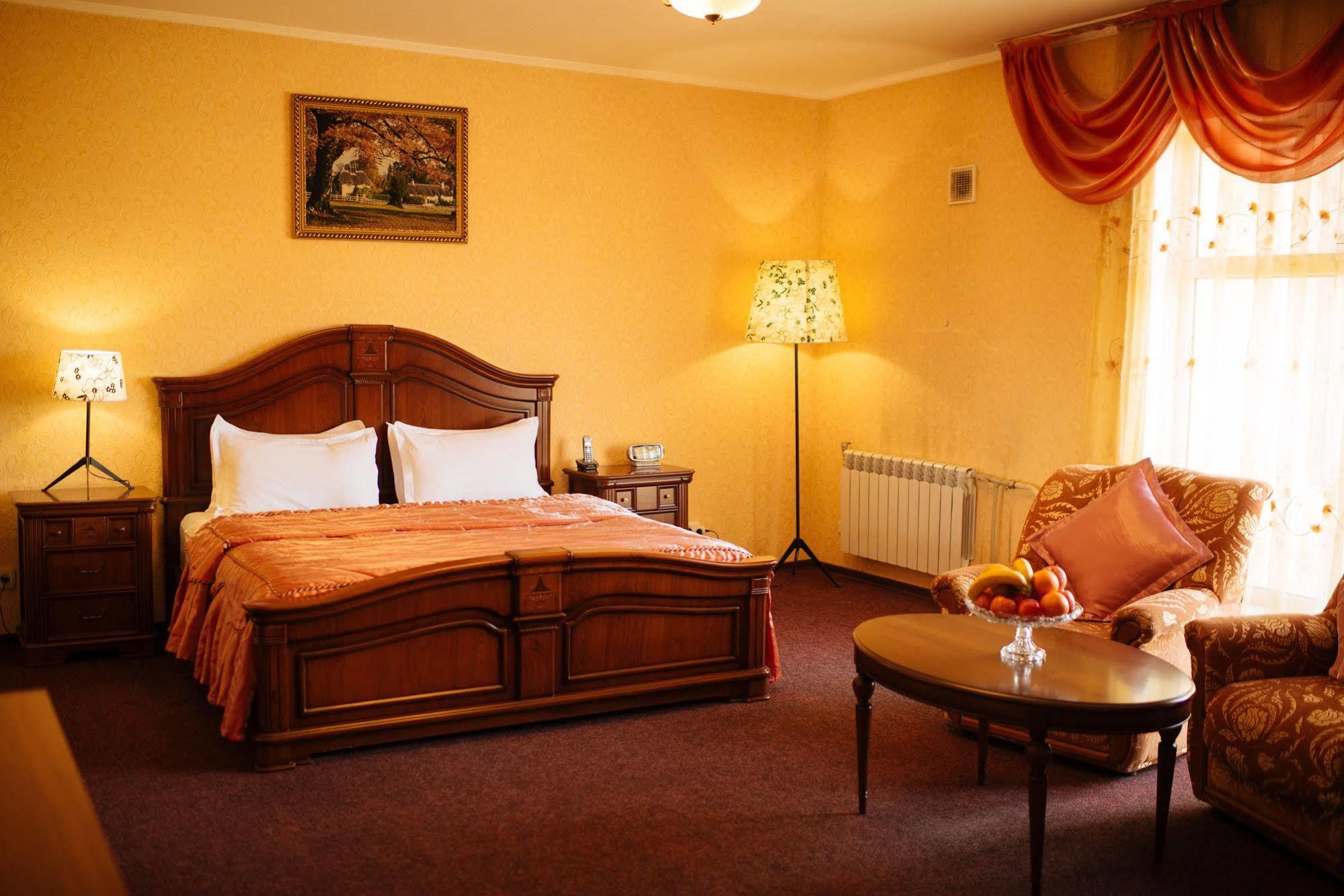 Dostyk Hotel Simkent Buitenkant foto